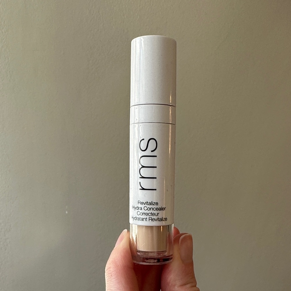 RMS Beauty Revitalize Hydra Concealer - Color CN03 NWT